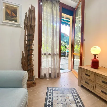 Casaviva - Trilo With Patio In Santa Margherita L. شقة